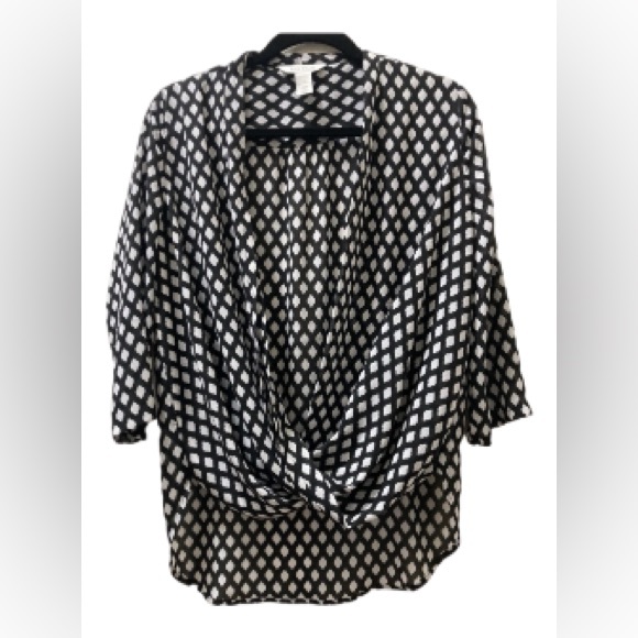 White House Black Market Drape Surplice Blouse Size 2 - Picture 2 of 8